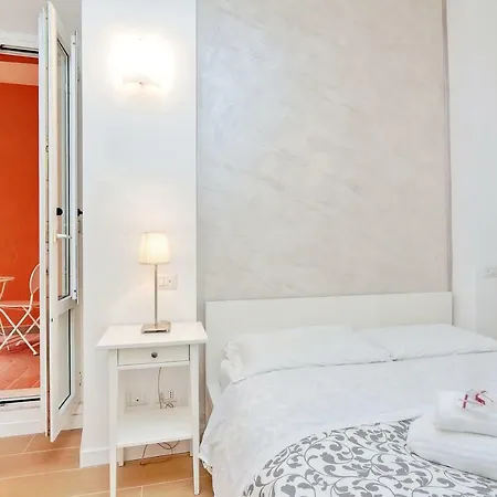 Deco's Place Zoe Apartament